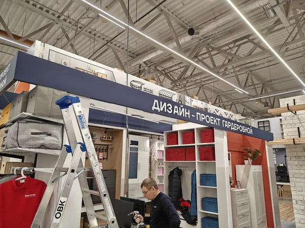 Инфостойка в сети гипермаркета Мегастрой